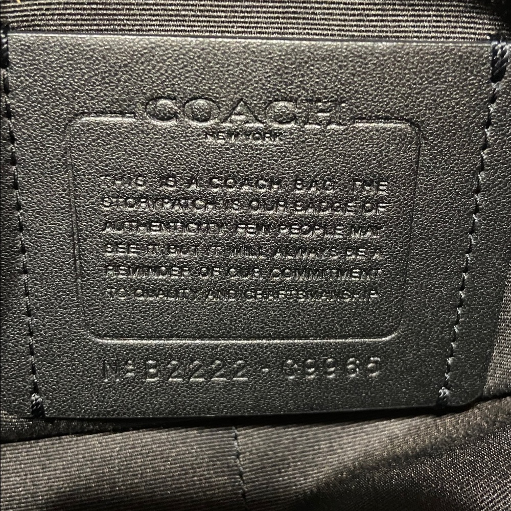Coach Graham Crossbody (some  Scratches) - Picture 3 of 7